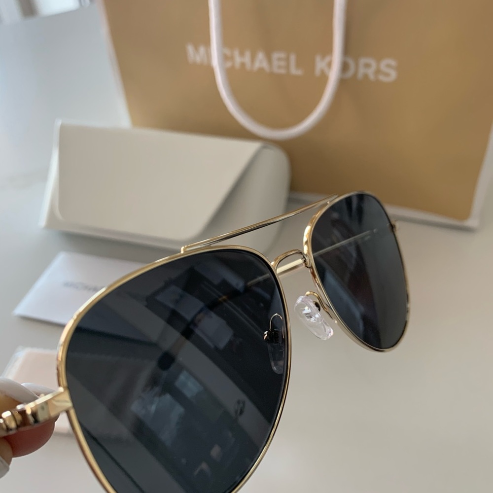 Michael Kors Aviator sun glasses - Picture 2 of 5